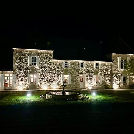 Chateau De Lafont Suites Saint-Vivien  Exterior foto