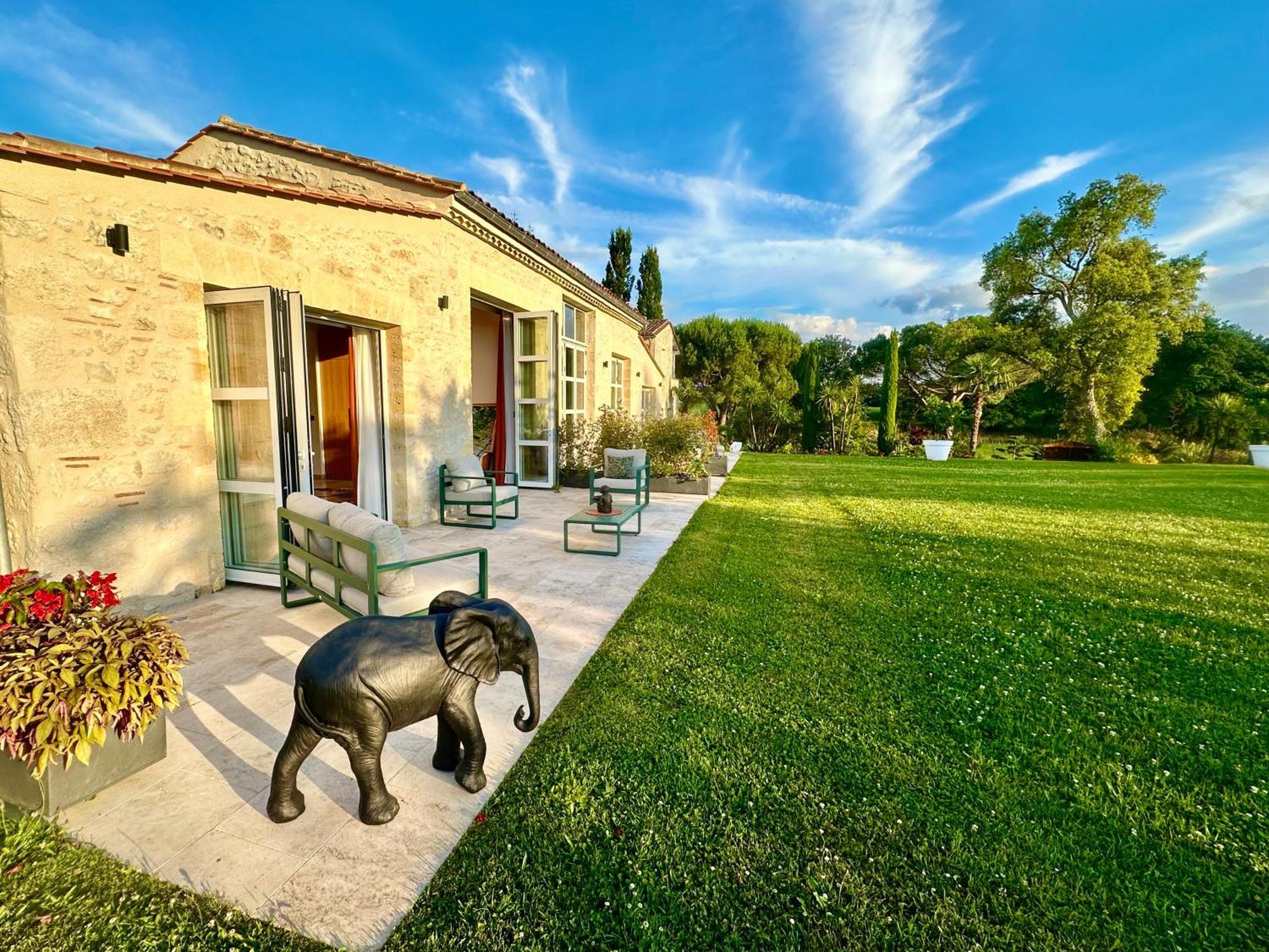 Chateau De Lafont Suites Saint-Vivien  Exterior foto